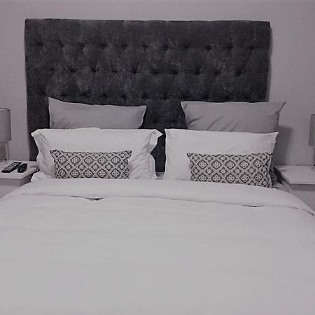 Sapphire Court Bed & Breakfast Gaborone Ngoại thất bức ảnh